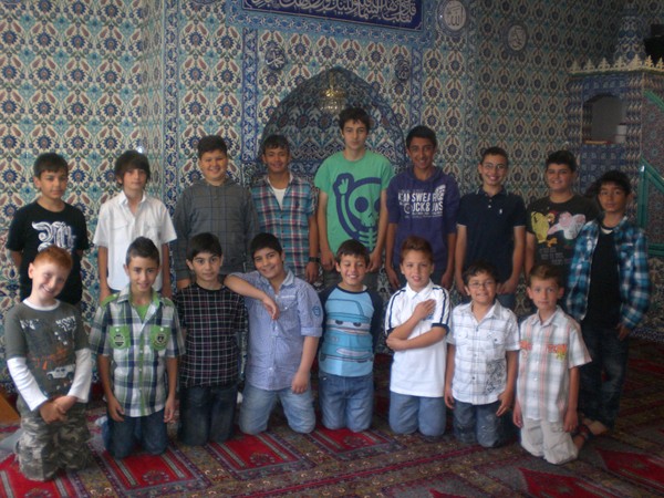 Camimiz Öğrencilerinden En Güzel Hutbe Okuyan "Numan Toklu" Ödüllendirildi.